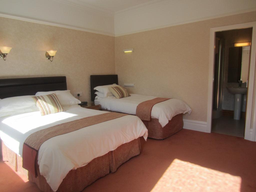 Gwrach Ynys Country Guest House 할레흐 외부 사진