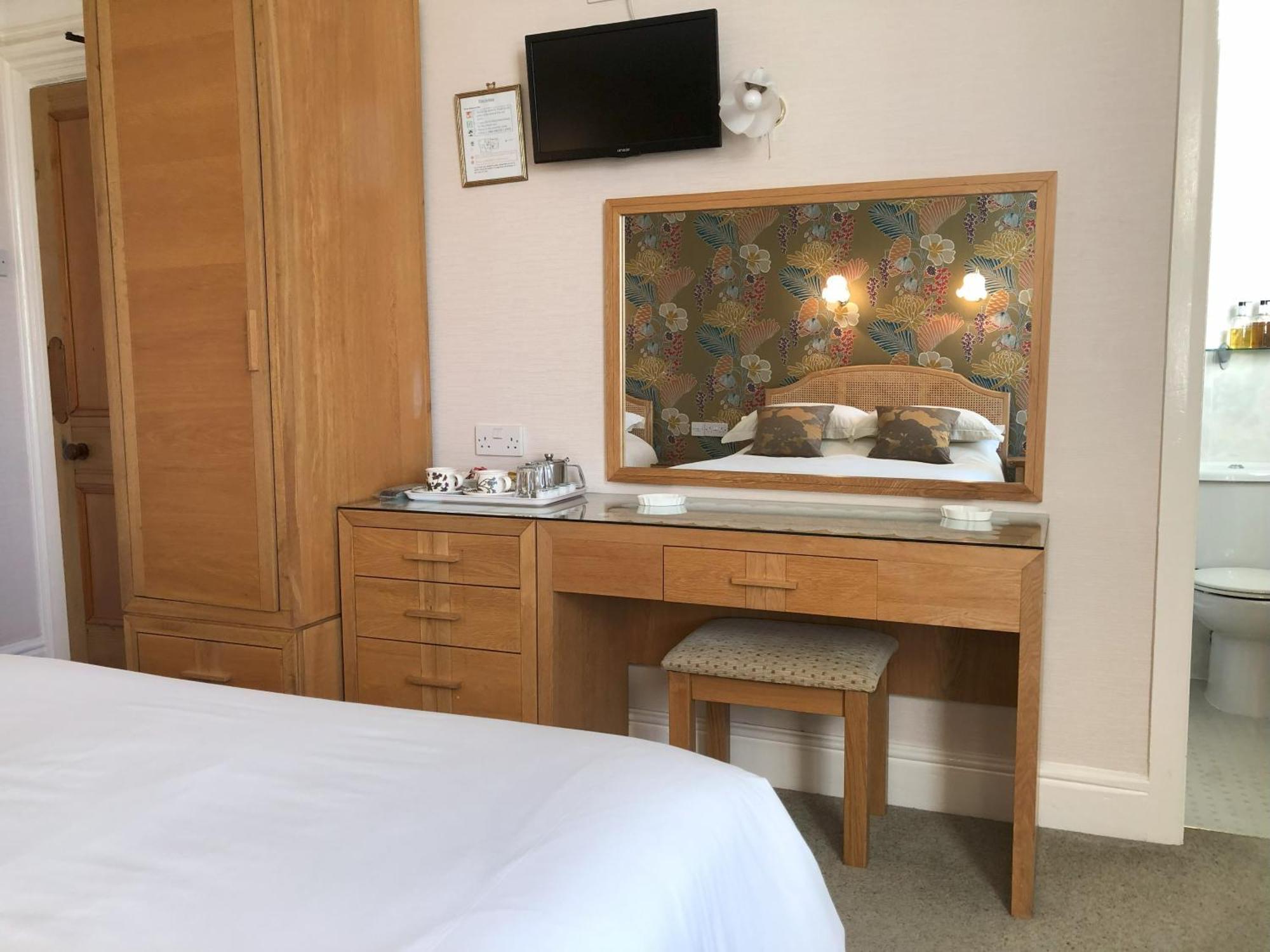 Gwrach Ynys Country Guest House 할레흐 외부 사진