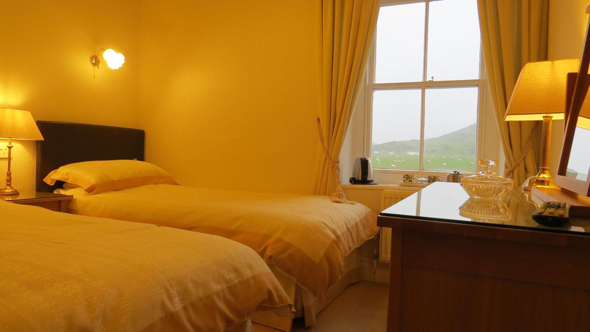 Gwrach Ynys Country Guest House 할레흐 외부 사진
