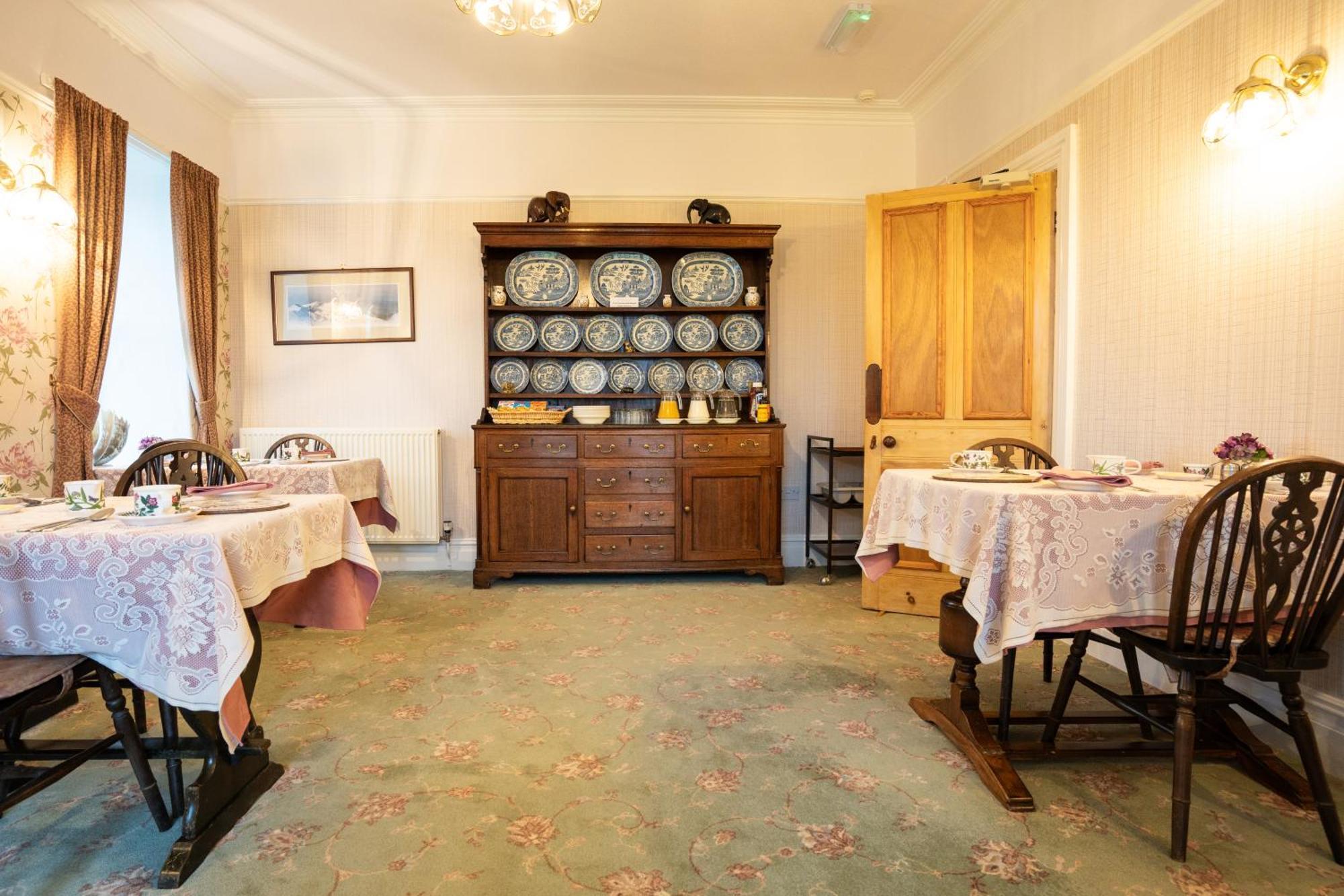 Gwrach Ynys Country Guest House 할레흐 외부 사진