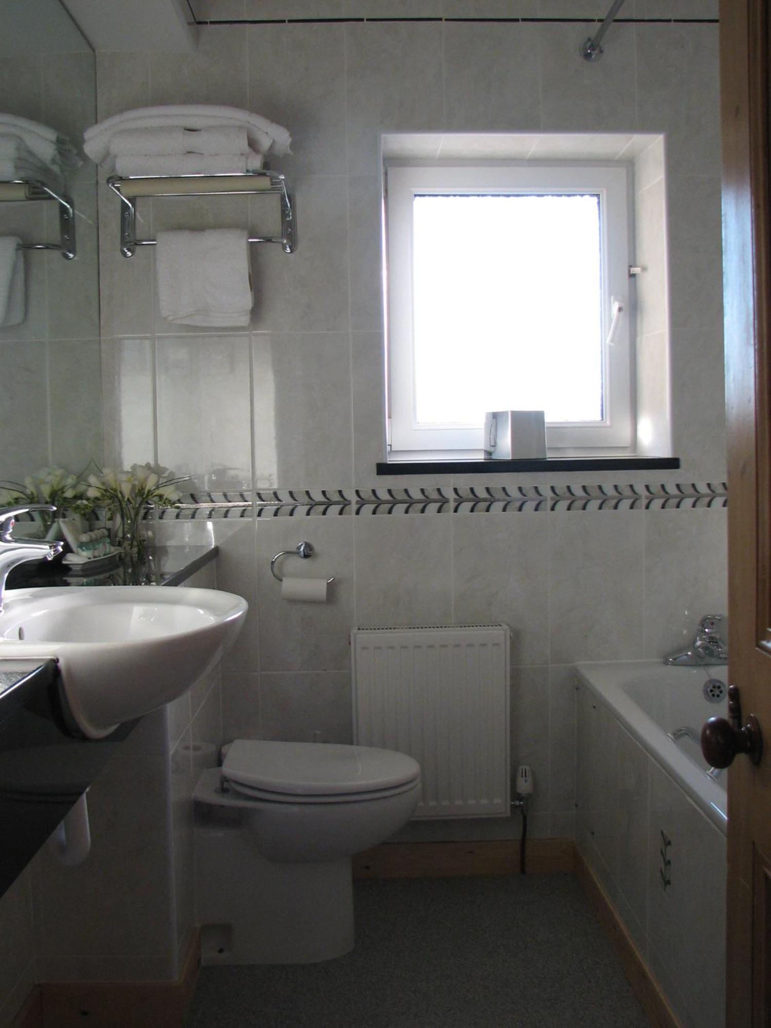Gwrach Ynys Country Guest House 할레흐 외부 사진