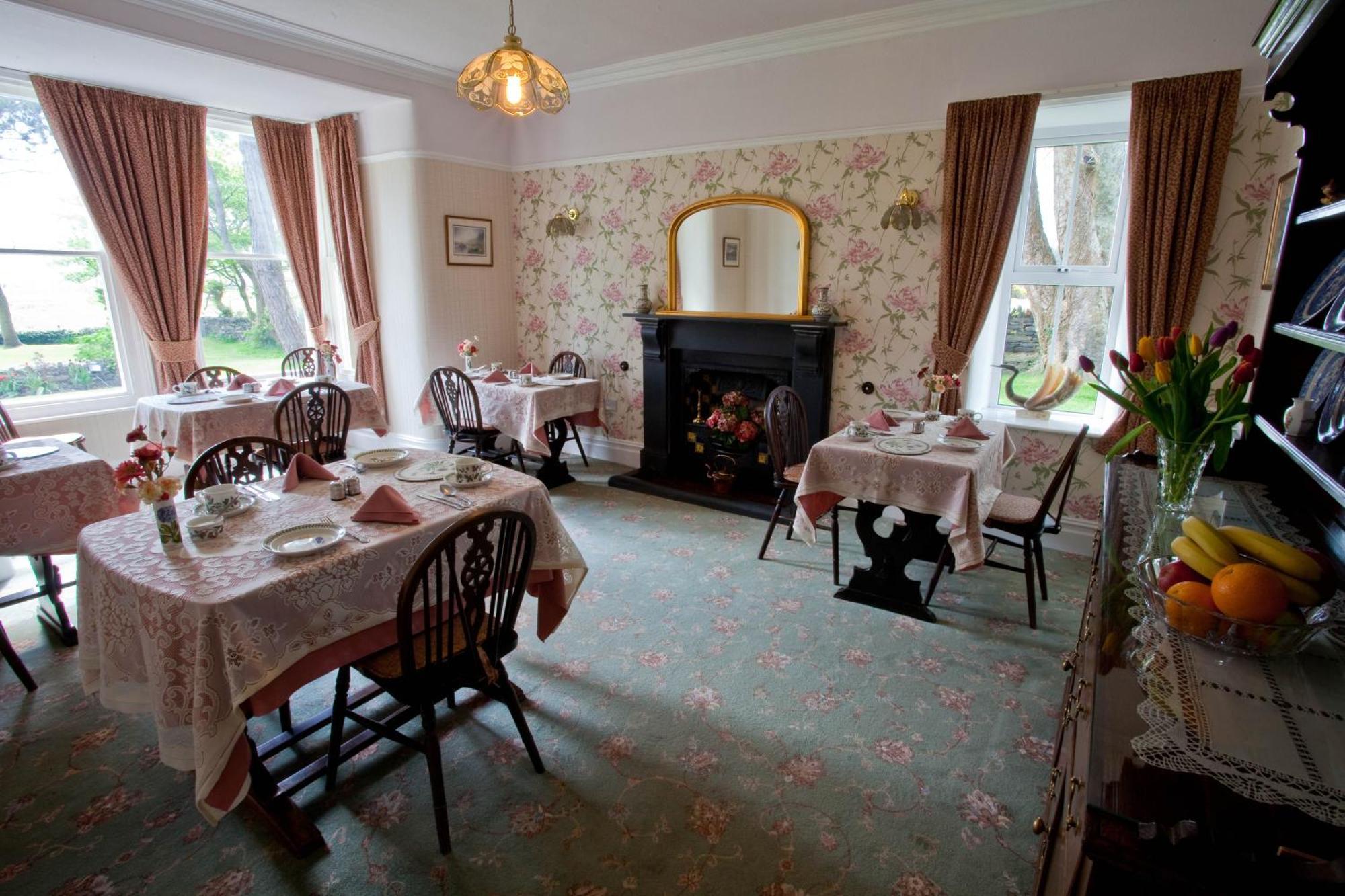 Gwrach Ynys Country Guest House 할레흐 외부 사진