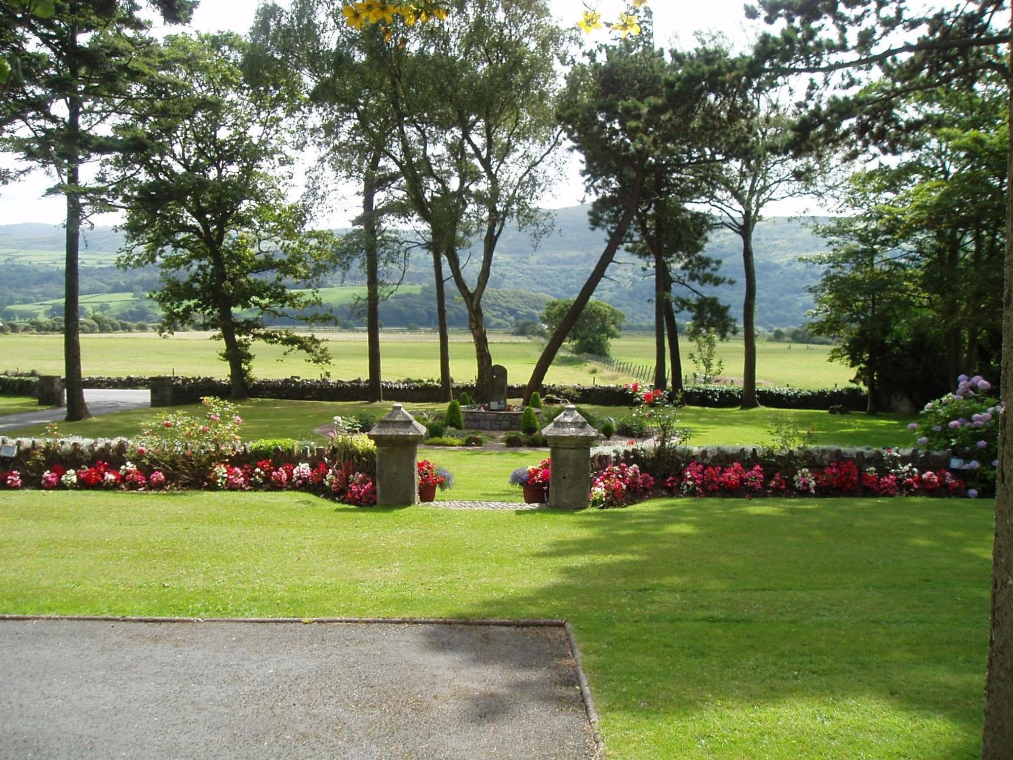 Gwrach Ynys Country Guest House 할레흐 외부 사진