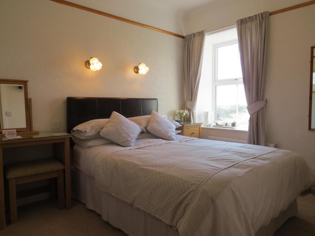 Gwrach Ynys Country Guest House 할레흐 객실 사진