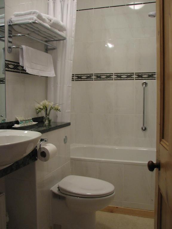 Gwrach Ynys Country Guest House 할레흐 객실 사진