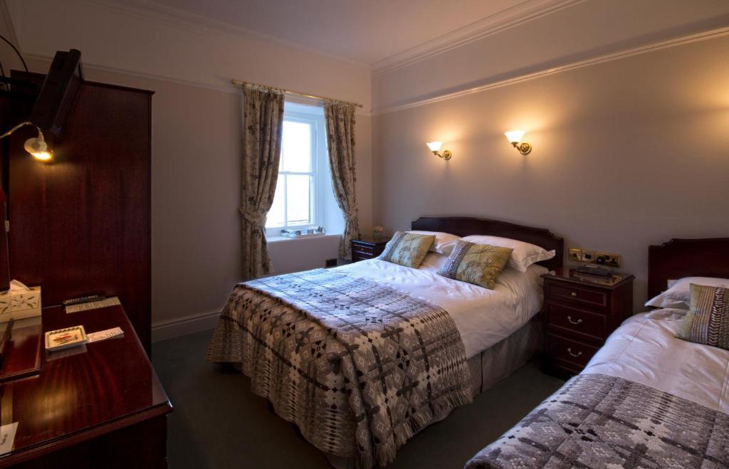 Gwrach Ynys Country Guest House 할레흐 객실 사진